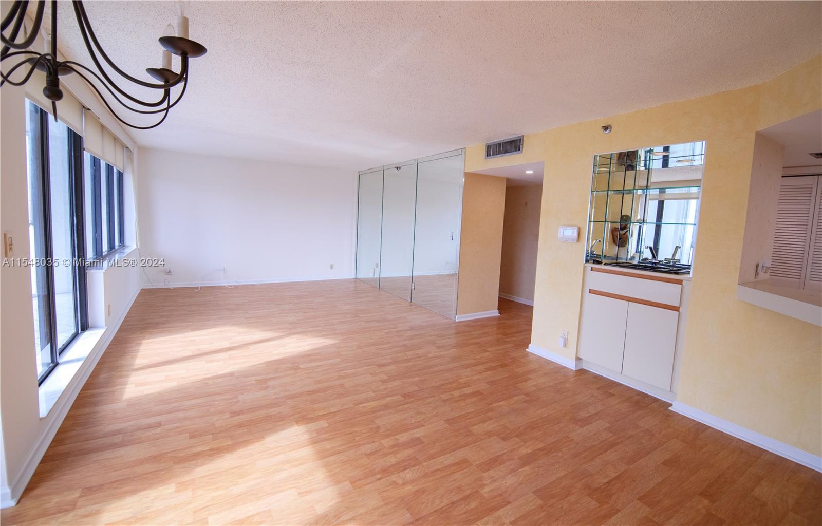 300 Three Islands Blvd 516, Hallandale Beach, Florida 33009, 2 Bedrooms Bedrooms, ,1 BathroomBathrooms,Residential,For Sale,300 Three Islands Blvd 516,A11548035