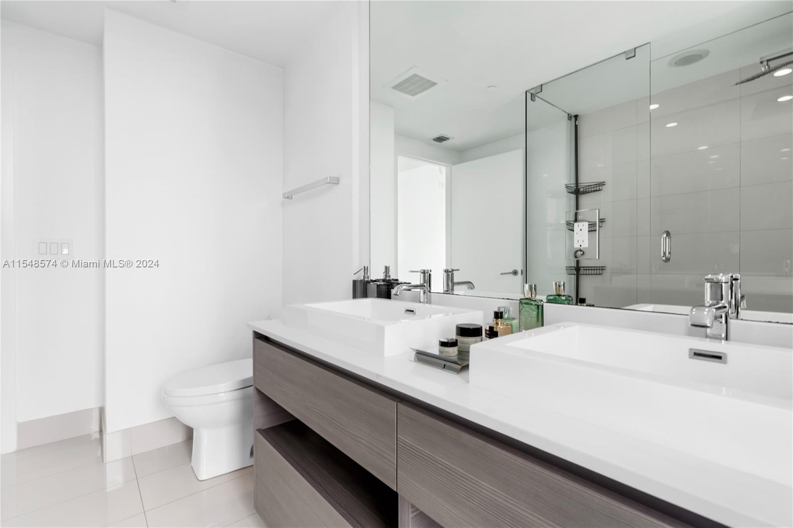 460 NE 28th St 3601, Miami, Florida 33137, 2 Bedrooms Bedrooms, ,2 BathroomsBathrooms,Residential,For Sale,460 NE 28th St 3601,A11548574