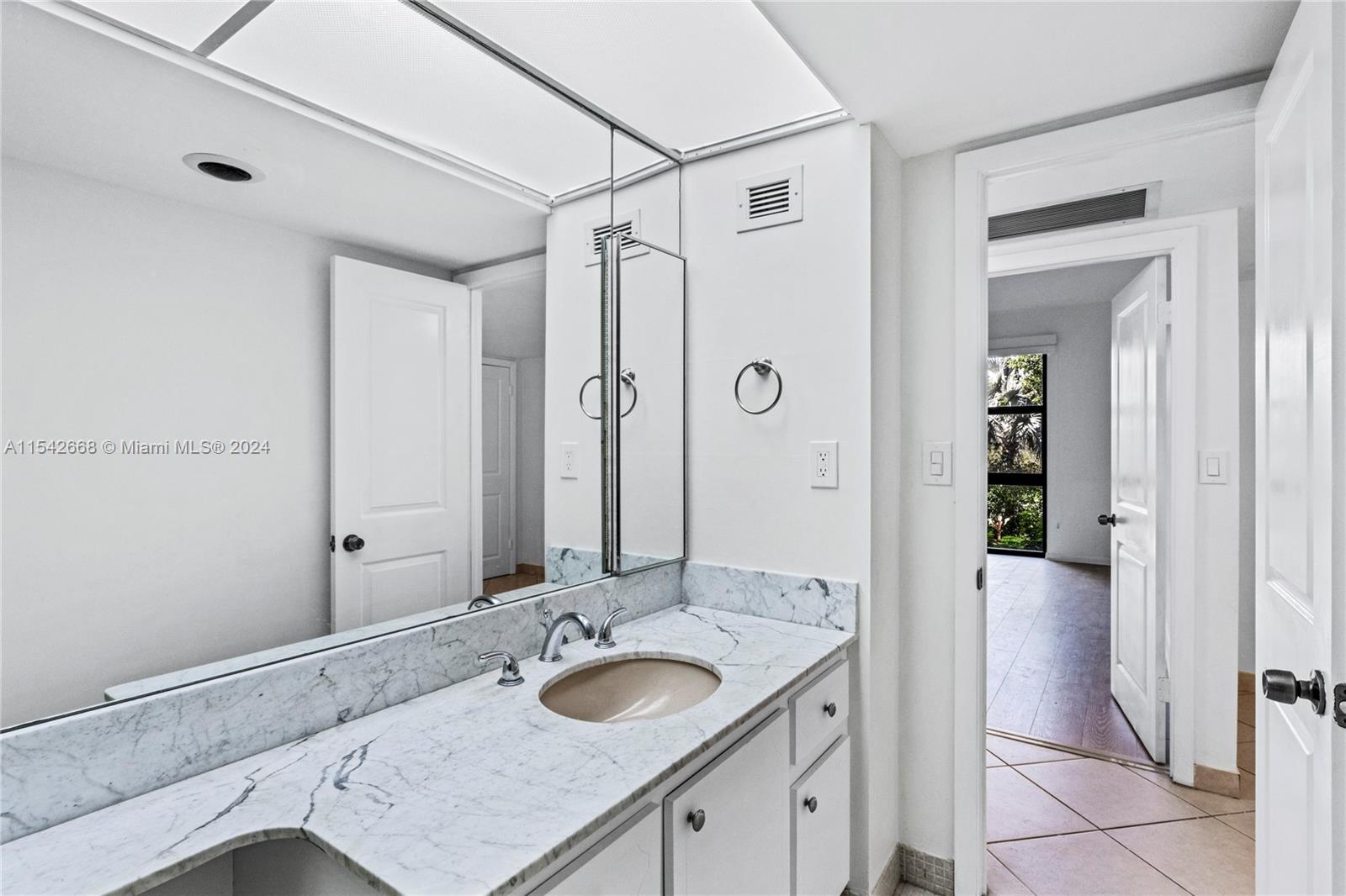 1121 Crandon Blvd, Key Biscayne, FL, 33149 United States, 2 Bedrooms Bedrooms, ,2 BathroomsBathrooms,Residential,For Sale,Crandon Blvd,A11542668