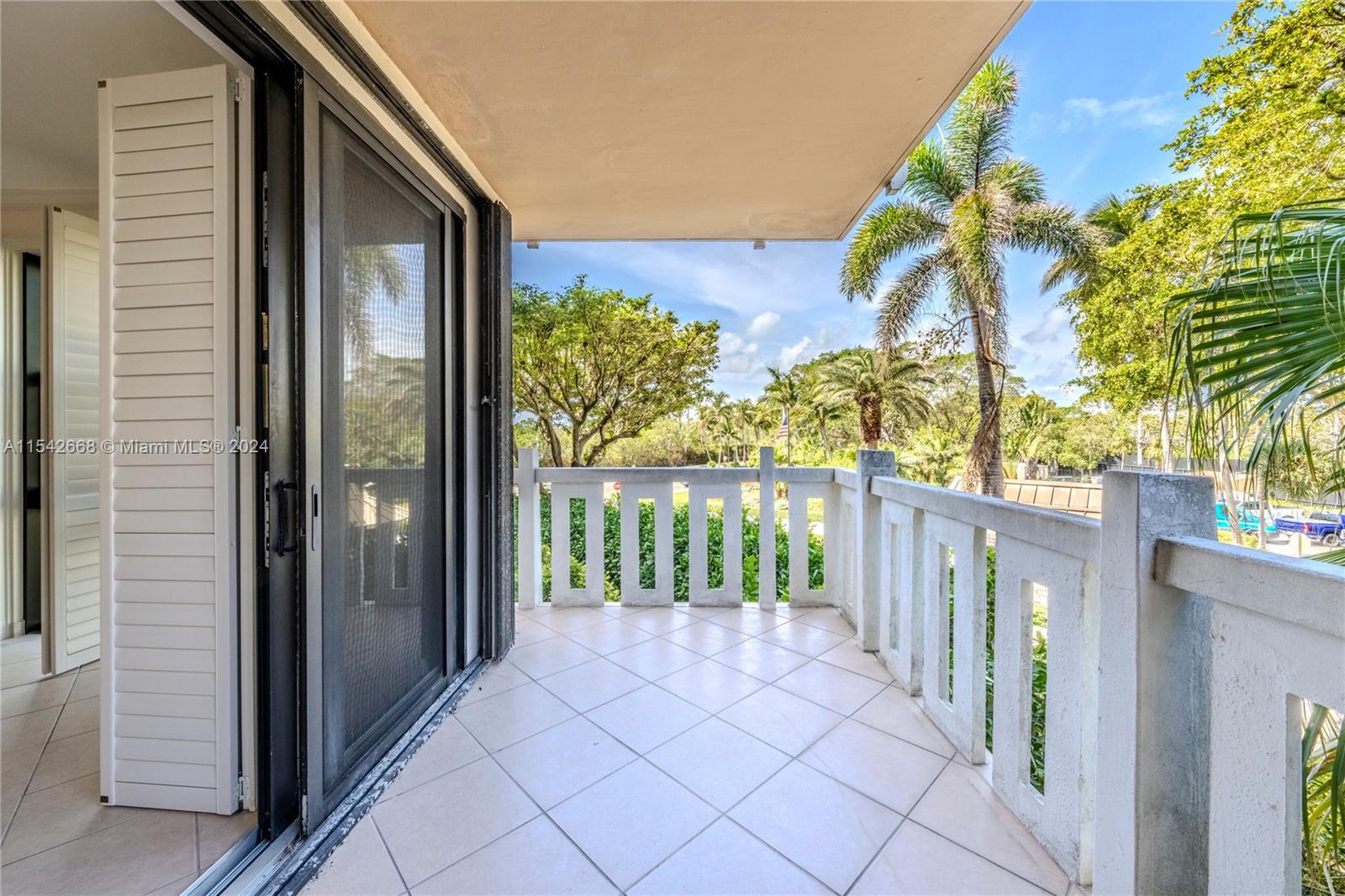 1121 Crandon Blvd, Key Biscayne, FL, 33149 United States, 2 Bedrooms Bedrooms, ,2 BathroomsBathrooms,Residential,For Sale,Crandon Blvd,A11542668