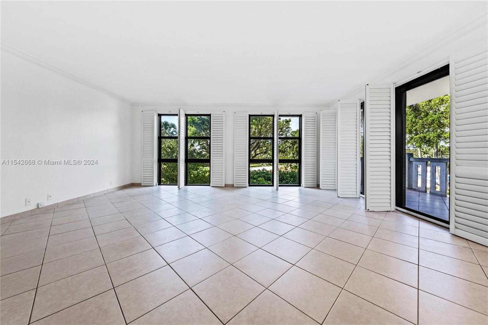 1121 Crandon Blvd, Key Biscayne, FL, 33149 United States, 2 Bedrooms Bedrooms, ,2 BathroomsBathrooms,Residential,For Sale,Crandon Blvd,A11542668