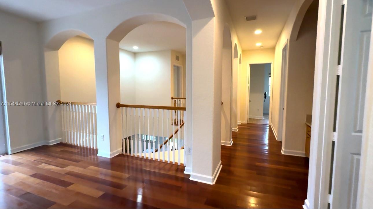 11150 NW 71st St, Doral, Florida 33178, 5 Bedrooms Bedrooms, ,4 BathroomsBathrooms,Residentiallease,For Rent,11150 NW 71st St,A11548596