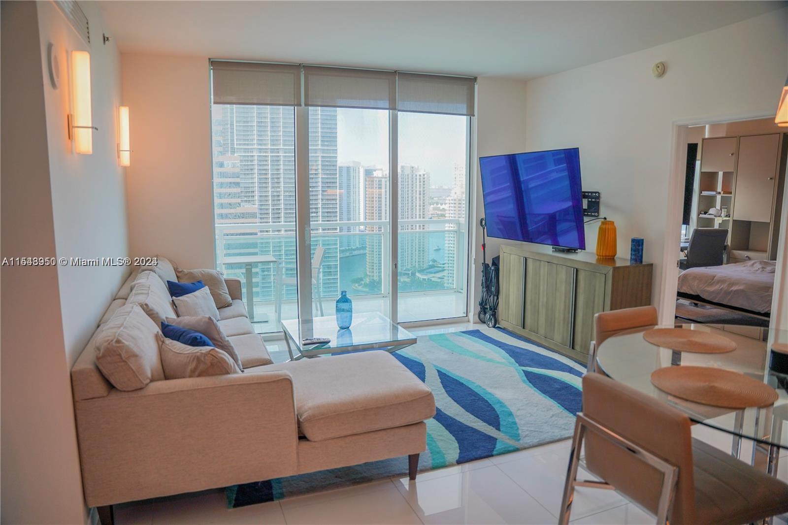 950 Brickell Bay Dr, Miami, FL, 33131 United States, 2 Bedrooms Bedrooms, ,2 BathroomsBathrooms,Residential,For Sale,Brickell Bay Dr,A11548950