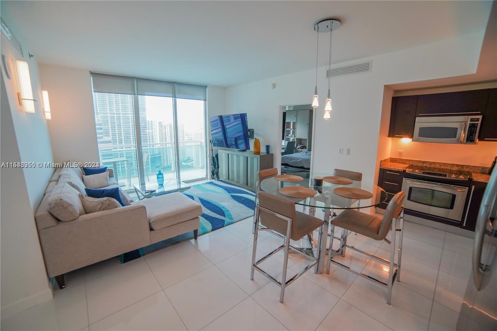 950 Brickell Bay Dr, Miami, FL, 33131 United States, 2 Bedrooms Bedrooms, ,2 BathroomsBathrooms,Residential,For Sale,Brickell Bay Dr,A11548950