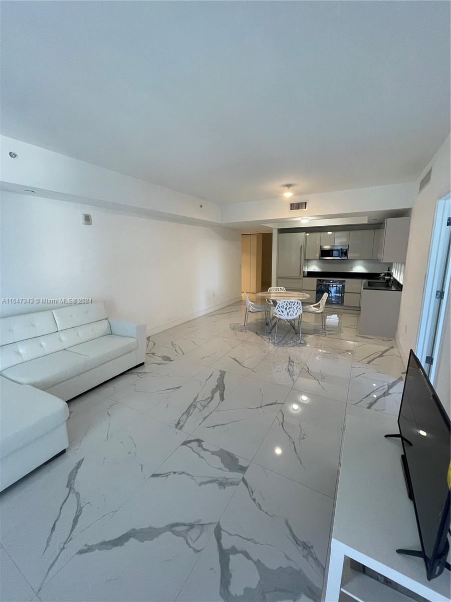 1010 Brickell Ave 2106, Miami, Florida 33131, 1 Bedroom Bedrooms, ,2 BathroomsBathrooms,Residentiallease,For Rent,1010 Brickell Ave 2106,A11547343