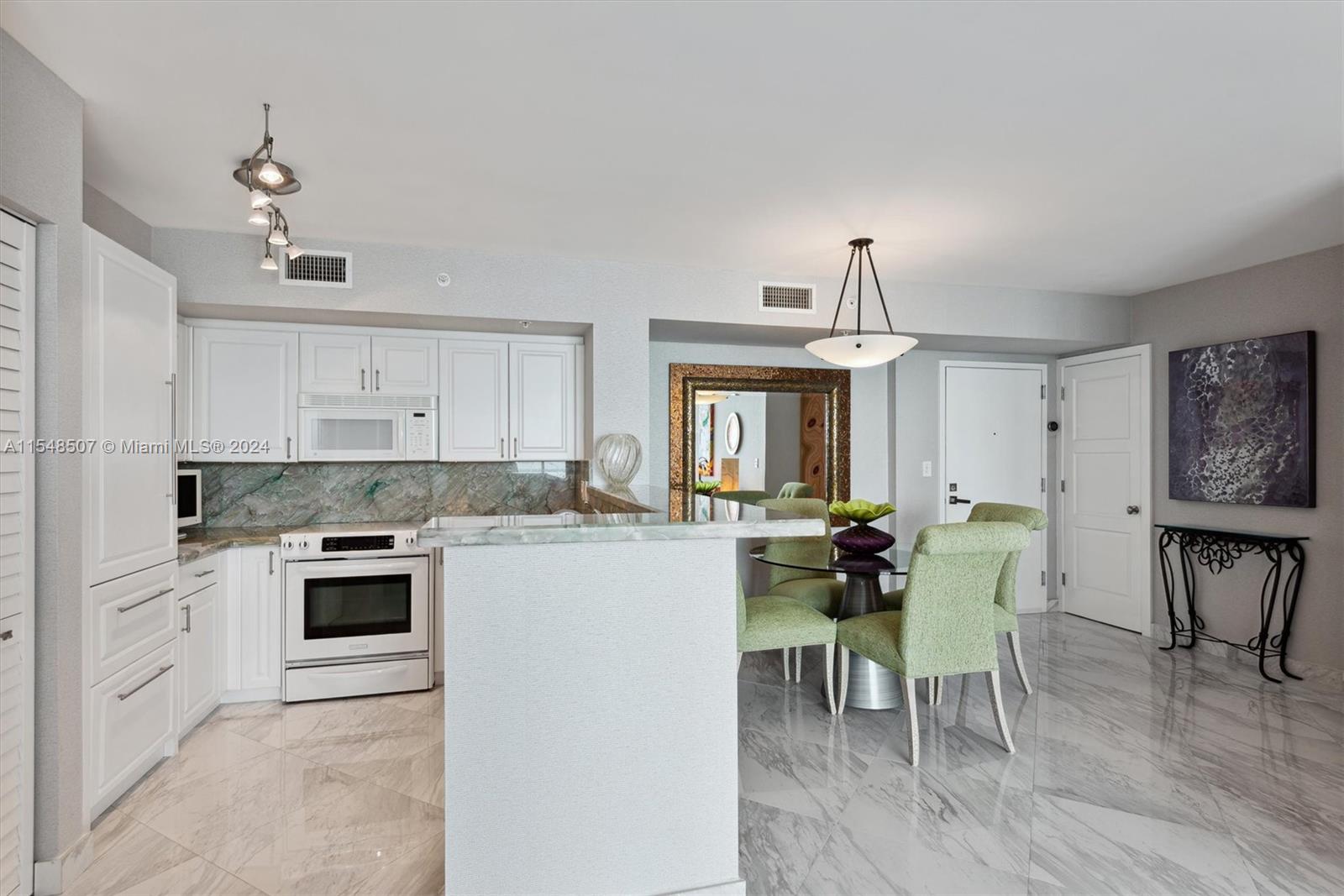 90 Alton Rd 2904, Miami Beach, Florida 33139, 2 Bedrooms Bedrooms, ,2 BathroomsBathrooms,Residential,For Sale,90 Alton Rd 2904,A11548507