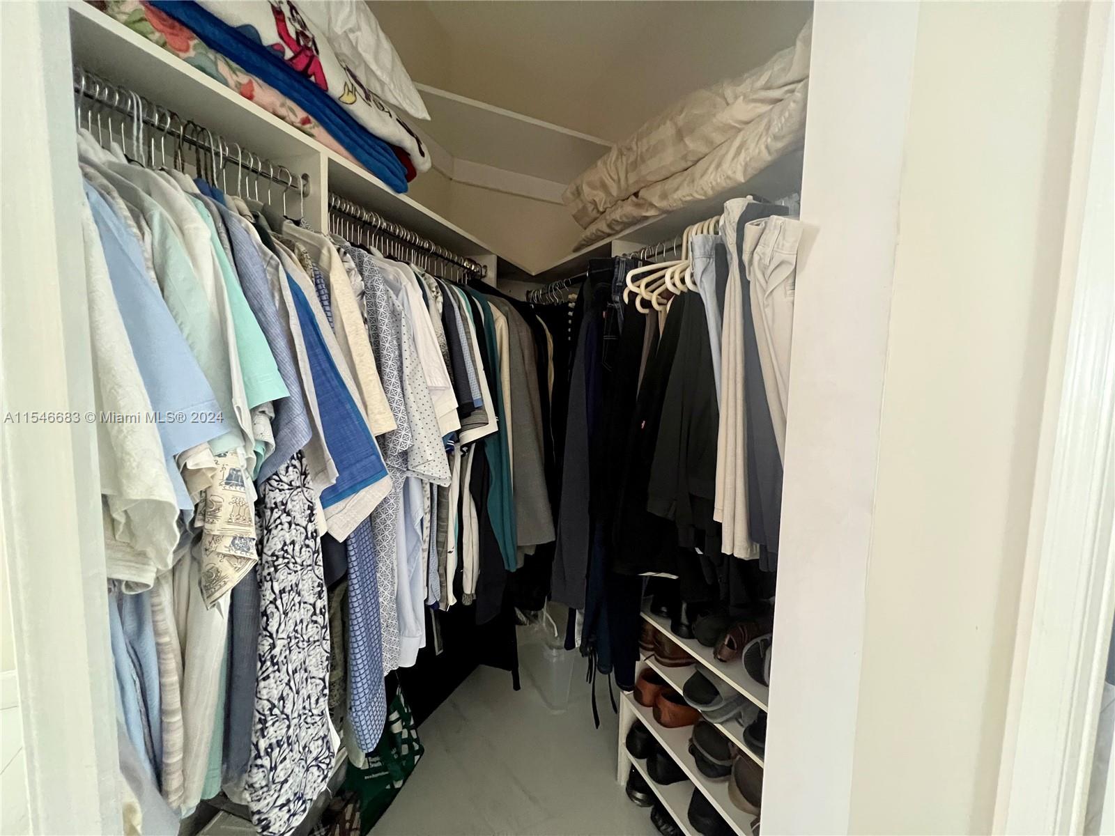 Double walking closet