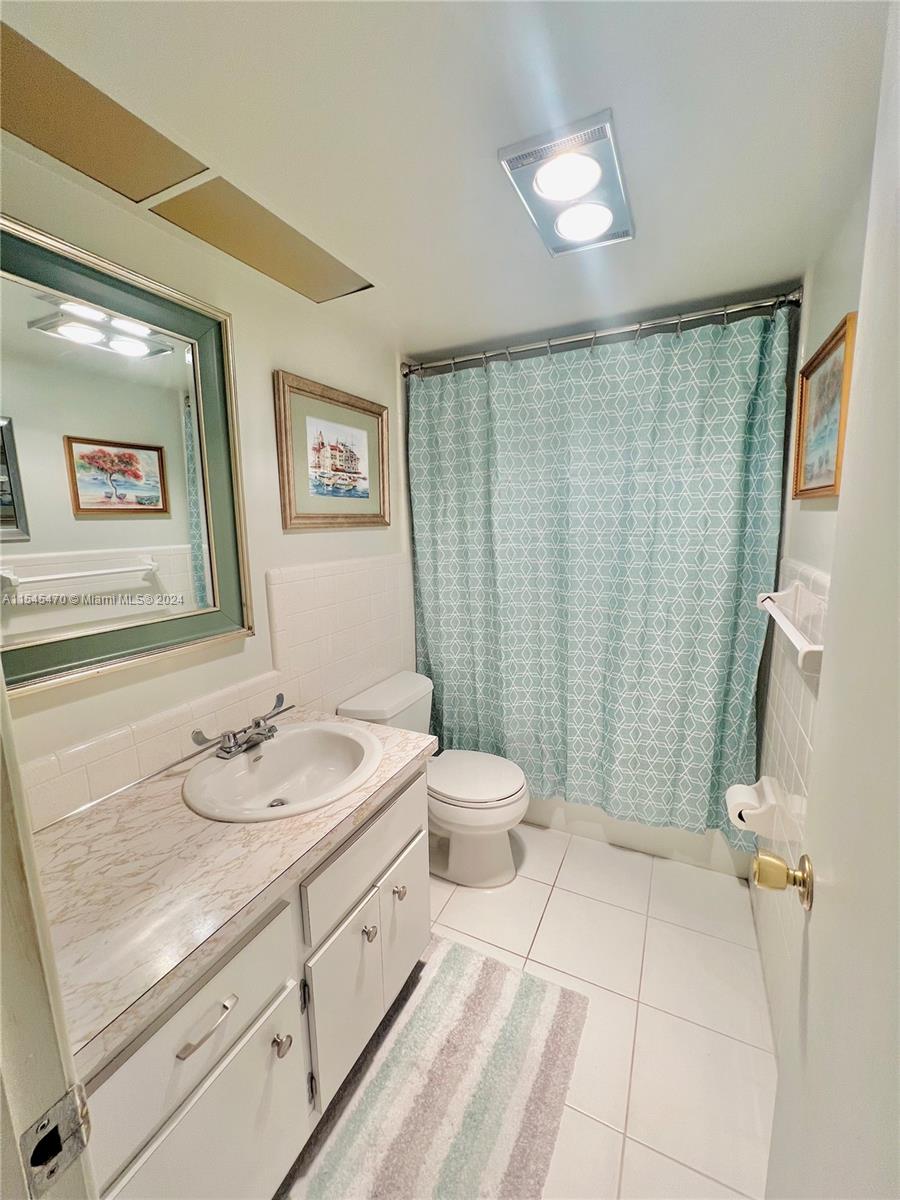 2134 36th St, Lighthouse Point, FL, 33064 United States, 2 Bedrooms Bedrooms, ,2 BathroomsBathrooms,Residential,For Sale,36th St,A11545470