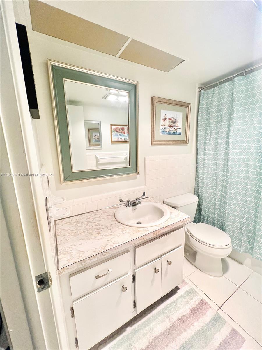 2134 36th St, Lighthouse Point, FL, 33064 United States, 2 Bedrooms Bedrooms, ,2 BathroomsBathrooms,Residential,For Sale,36th St,A11545470