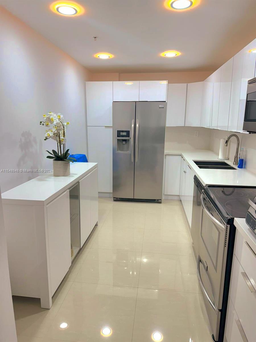 3001 S Ocean Dr 609, Hollywood, Florida 33019, 2 Bedrooms Bedrooms, ,2 BathroomsBathrooms,Residential,For Sale,3001 S Ocean Dr 609,A11548948