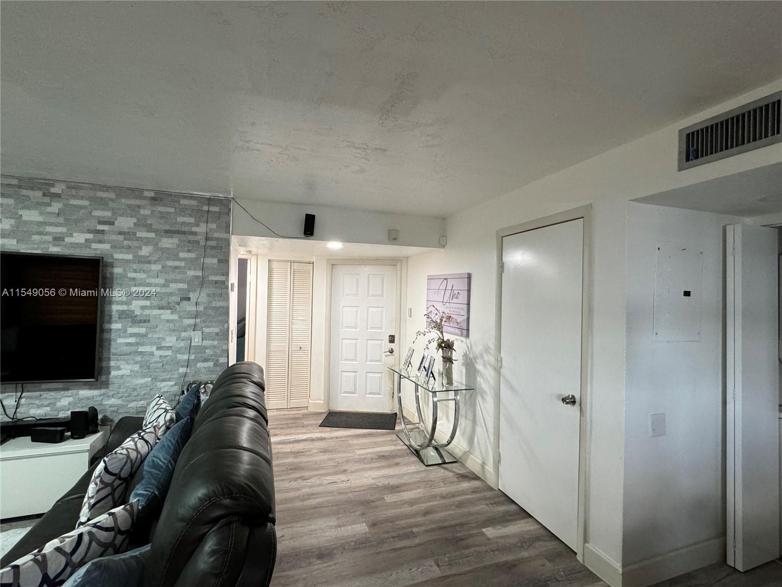 840 Independence Dr 840B, Homestead, Florida 33034, 3 Bedrooms Bedrooms, ,2 BathroomsBathrooms,Residential,For Sale,840 Independence Dr 840B,A11549056