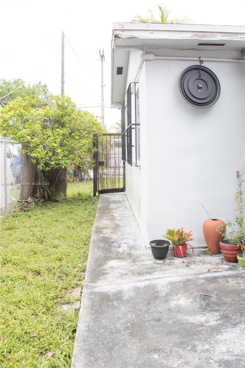 901 34th St, Miami, FL, 33127 United States, 3 Bedrooms Bedrooms, ,2 BathroomsBathrooms,Residential,For Sale,34th St,A11549042