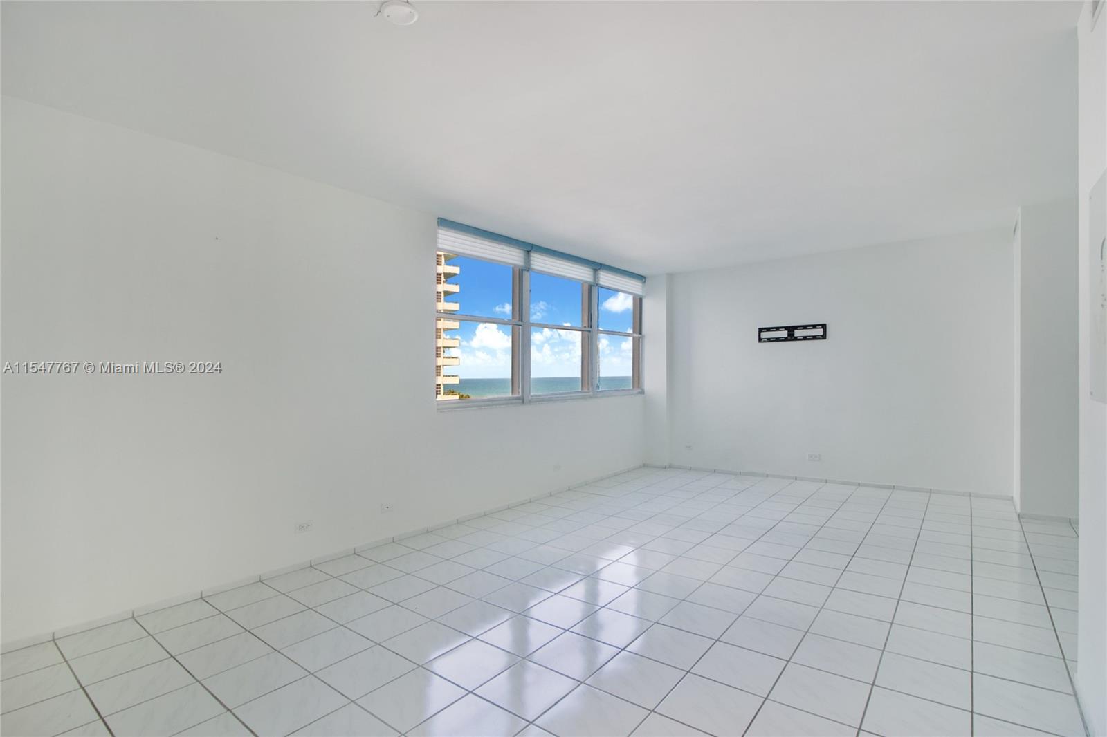 5055 Collins Ave, Miami Beach, FL, 33140 United States, 1 Bedroom Bedrooms, ,1 BathroomBathrooms,Residential,For Sale,Collins Ave,A11547767