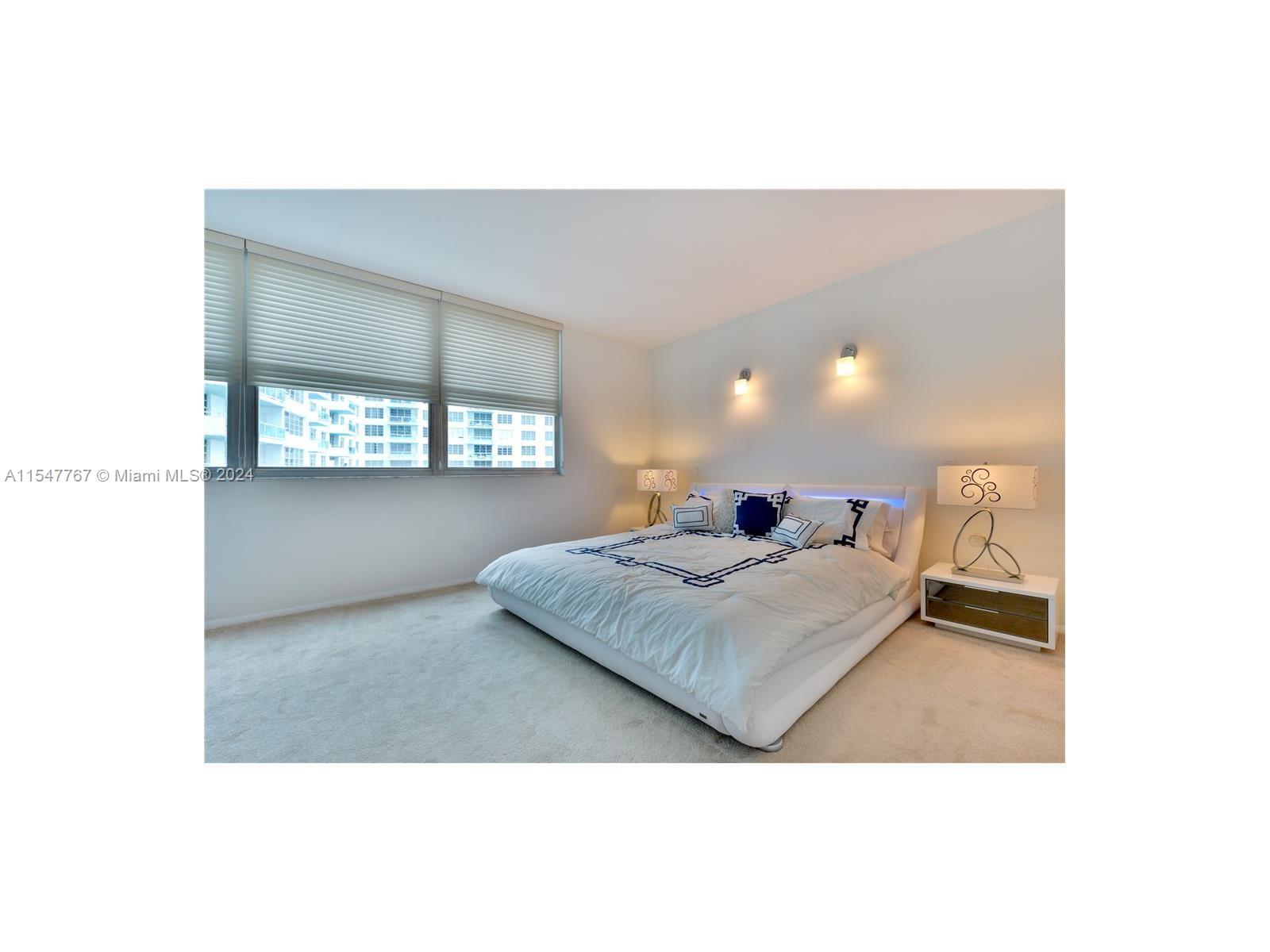 LARGE BEDROOM