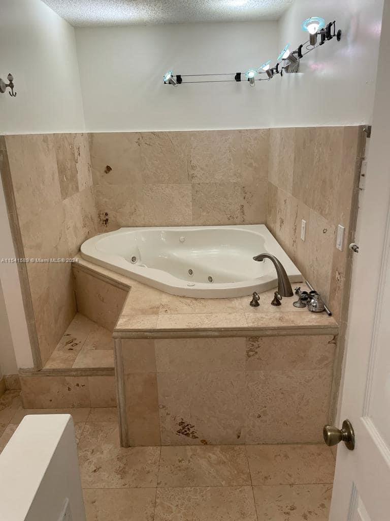 Hallandale Beach, Florida 33009, 3 Bedrooms Bedrooms, ,2 BathroomsBathrooms,Residential,For Sale,A11541589