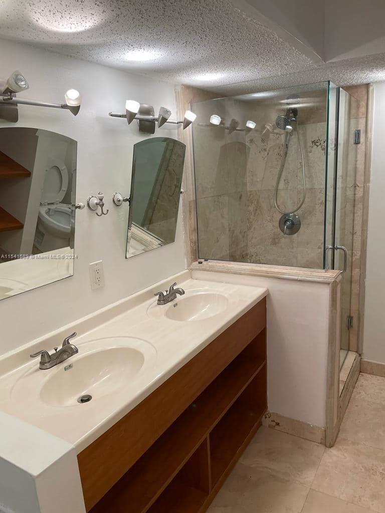 Hallandale Beach, Florida 33009, 3 Bedrooms Bedrooms, ,2 BathroomsBathrooms,Residential,For Sale,A11541589