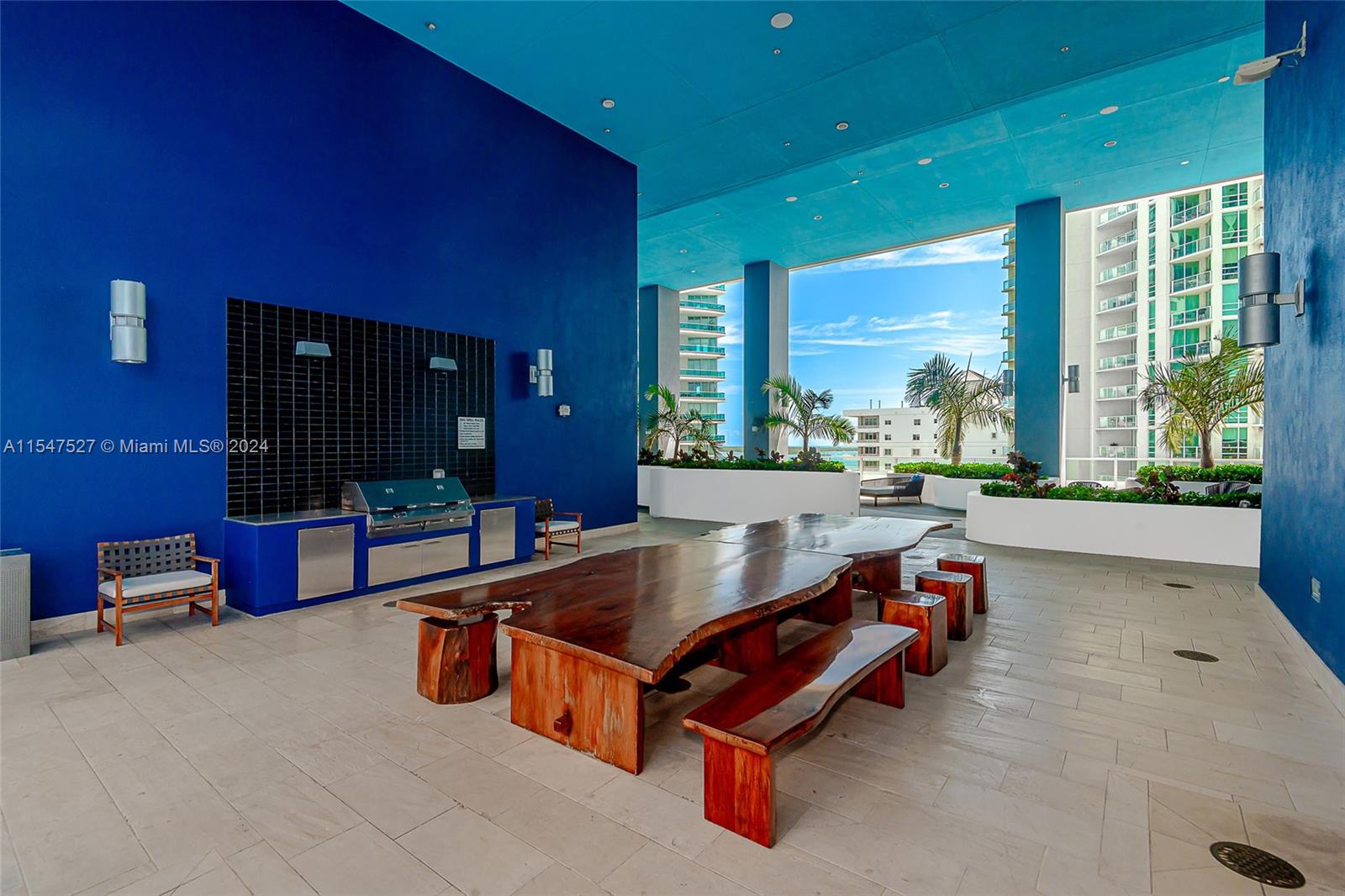 1300 Brickell Bay Dr, Miami, FL, 33131 United States, 3 Bedrooms Bedrooms, ,2 BathroomsBathrooms,Residential,For Sale,Brickell Bay Dr,A11547527