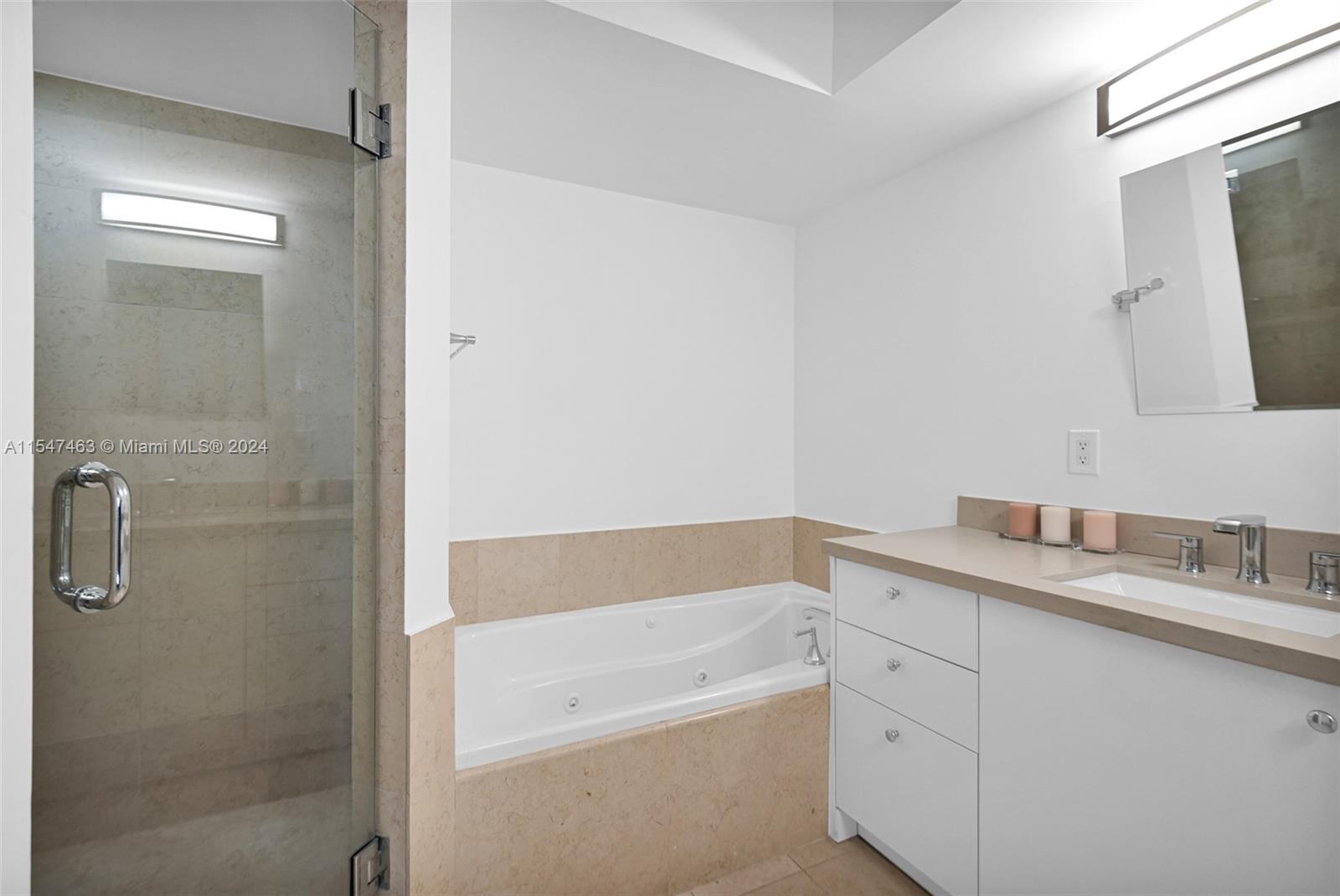 19900 E Country Club Dr 1007, Aventura, Florida 33180, 2 Bedrooms Bedrooms, ,2 BathroomsBathrooms,Residential,For Sale,19900 E Country Club Dr 1007,A11547463