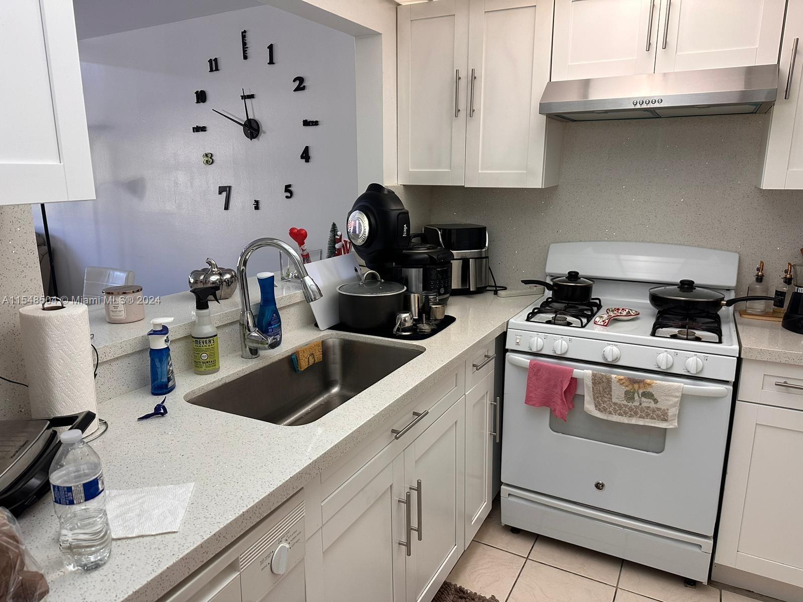 18101 68th Ave, Hialeah, FL, 33015 United States, 1 Bedroom Bedrooms, ,1 BathroomBathrooms,Residential,For Sale,68th Ave,A11548504