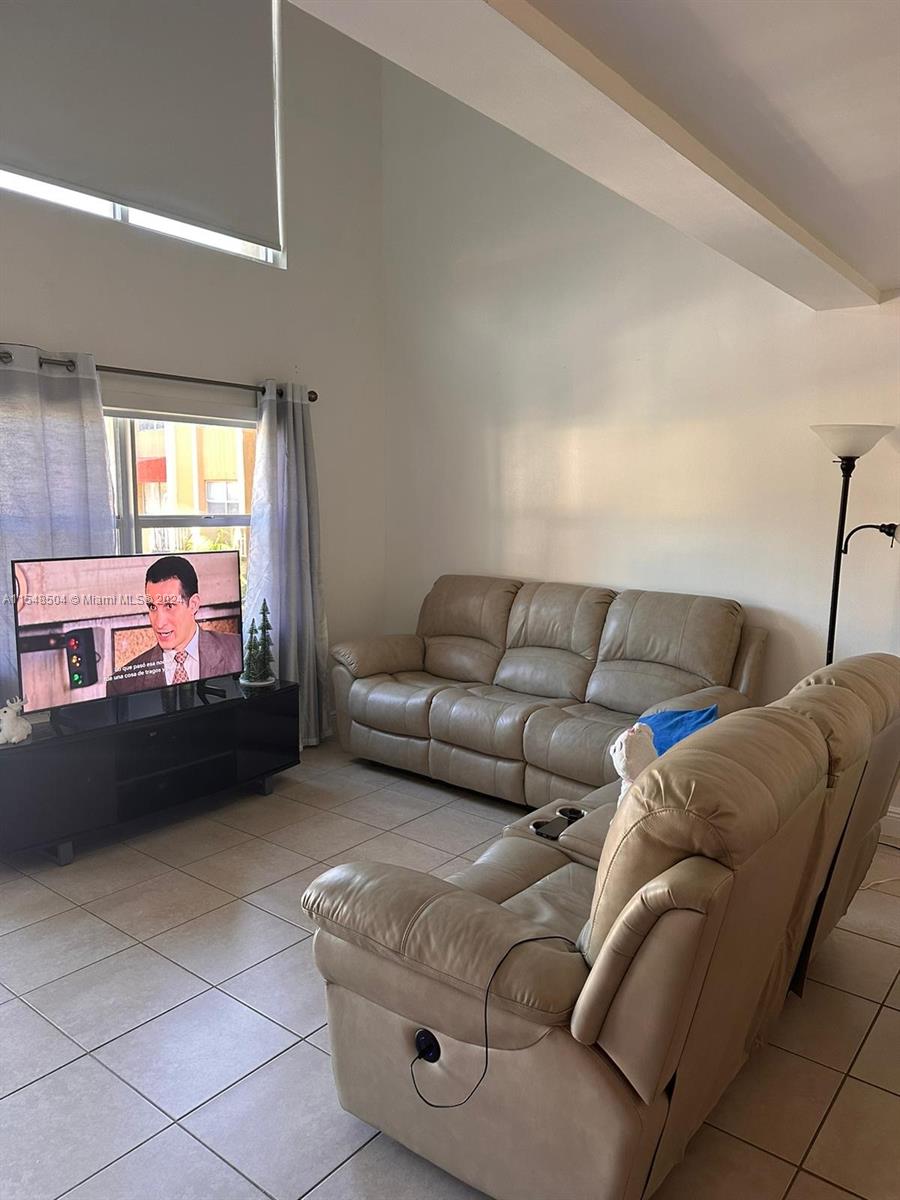 18101 68th Ave, Hialeah, FL, 33015 United States, 1 Bedroom Bedrooms, ,1 BathroomBathrooms,Residential,For Sale,68th Ave,A11548504