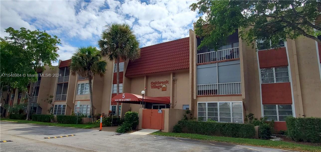 8240 SW 24th St 5214, North Lauderdale, Florida 33068, 2 Bedrooms Bedrooms, ,2 BathroomsBathrooms,Residential,For Sale,8240 SW 24th St 5214,A11548984