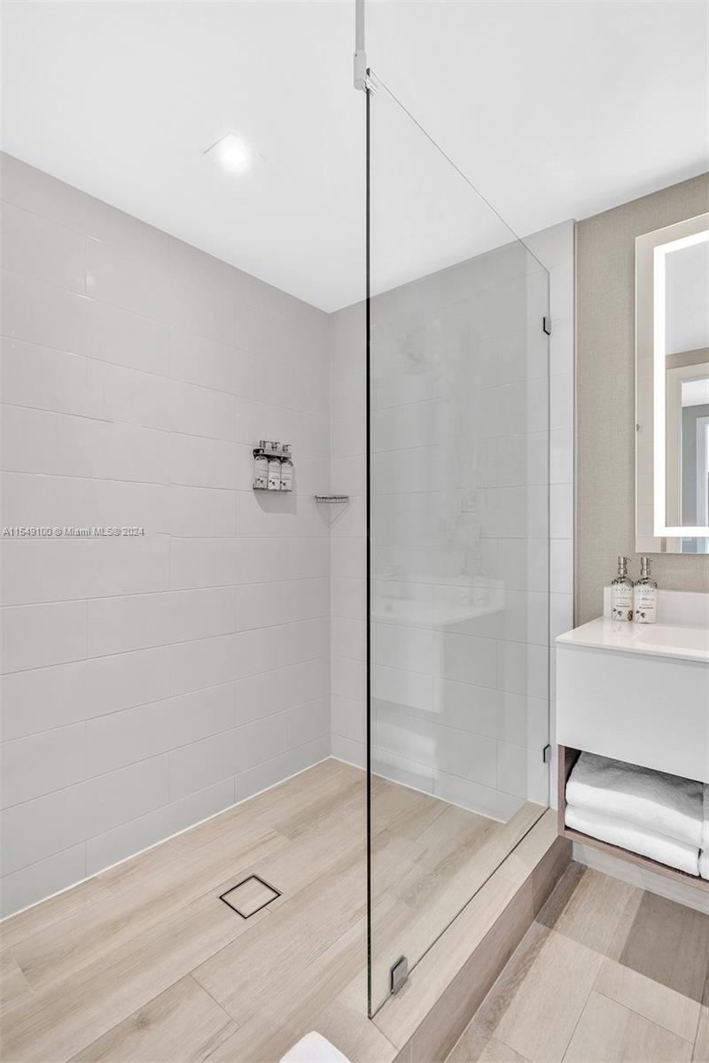 9540 W Bay Harbor Dr 220, Bay Harbor Islands, Florida 33154, 2 Bedrooms Bedrooms, ,2 BathroomsBathrooms,Residential,For Sale,9540 W Bay Harbor Dr 220,A11549100