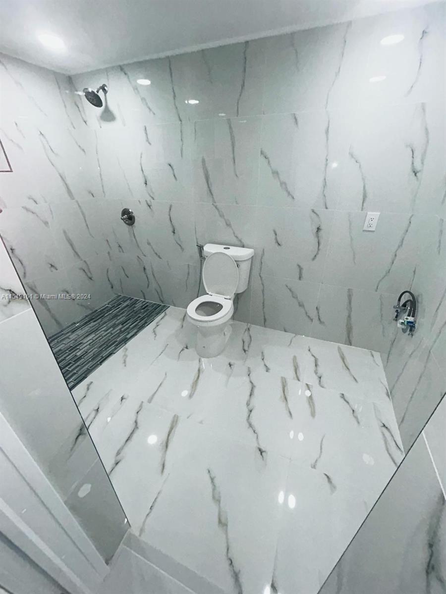 730 Curtiss Dr, Opa-Locka, Florida 33054, 6 Bedrooms Bedrooms, ,4 BathroomsBathrooms,Residential,For Sale,730 Curtiss Dr,A11549151