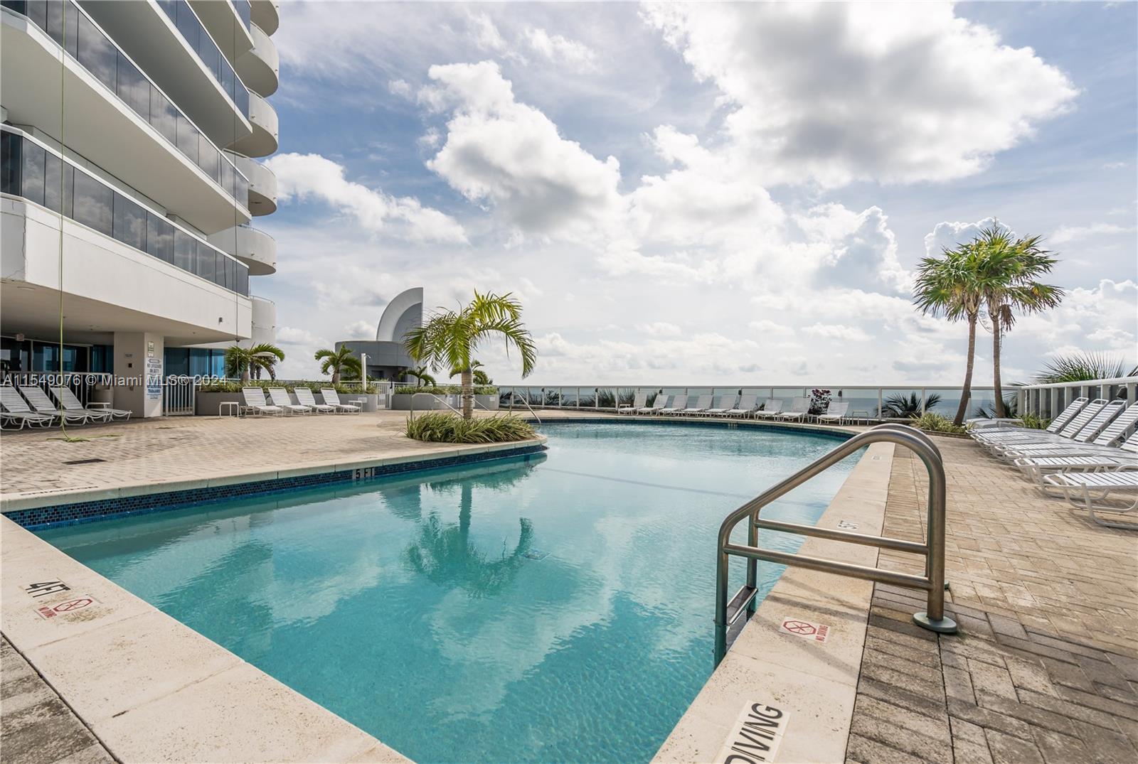 6301 Collins Ave, Miami Beach, FL, 33141 United States, 2 Bedrooms Bedrooms, ,2 BathroomsBathrooms,Residential,For Sale,Collins Ave,A11549076