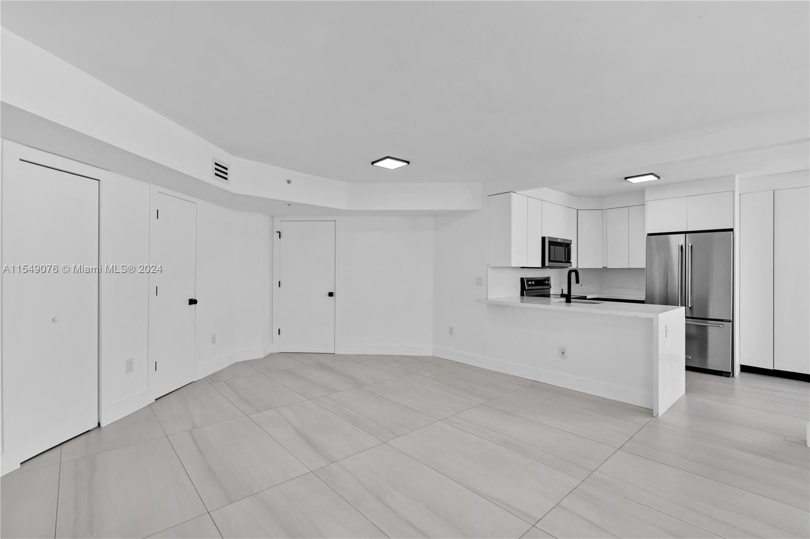 6301 Collins Ave 1108, Miami Beach, Florida 33141, 2 Bedrooms Bedrooms, ,2 BathroomsBathrooms,Residential,For Sale,6301 Collins Ave 1108,A11549076