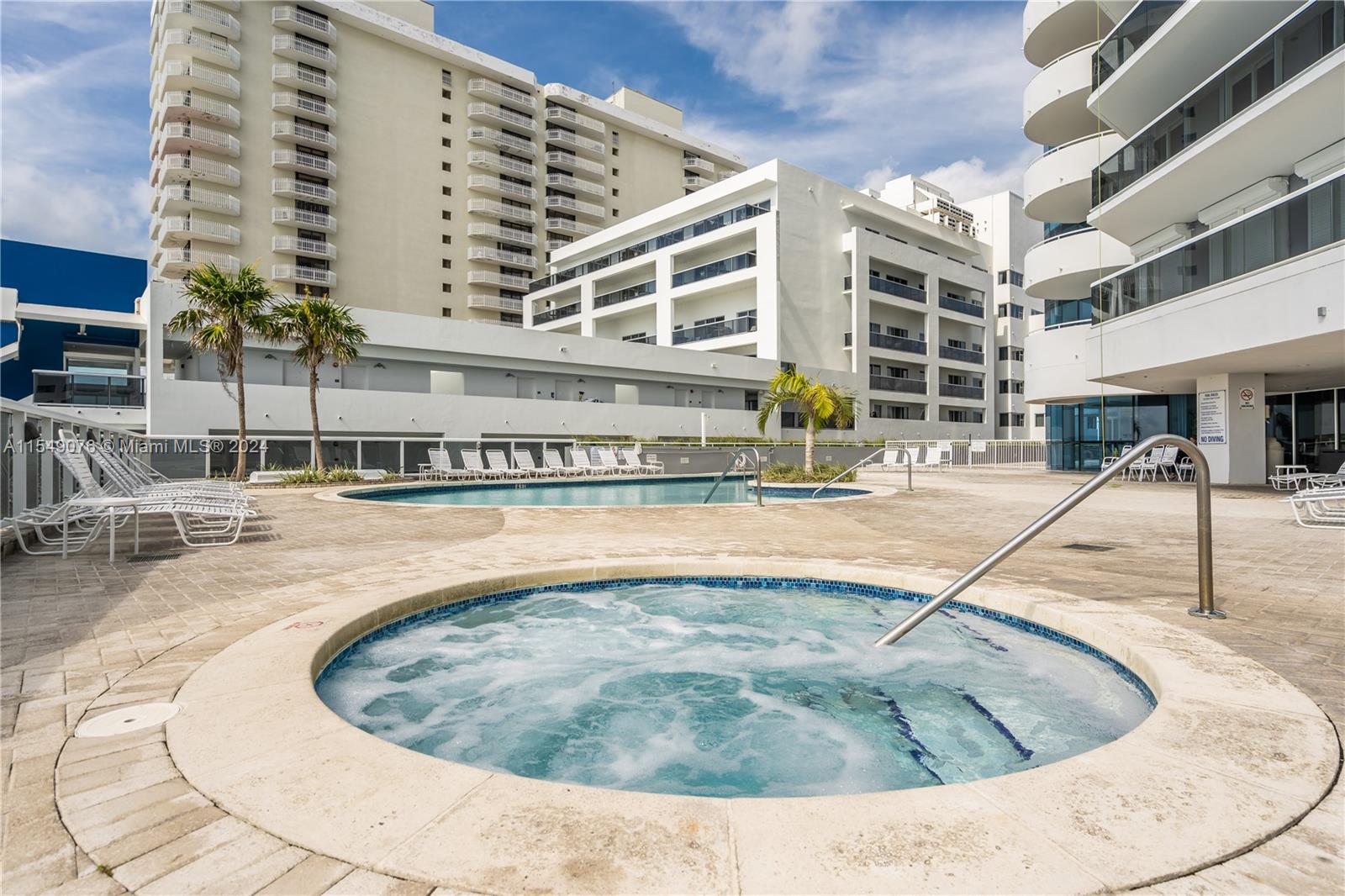 6301 Collins Ave 1108, Miami Beach, Florida 33141, 2 Bedrooms Bedrooms, ,2 BathroomsBathrooms,Residential,For Sale,6301 Collins Ave 1108,A11549076