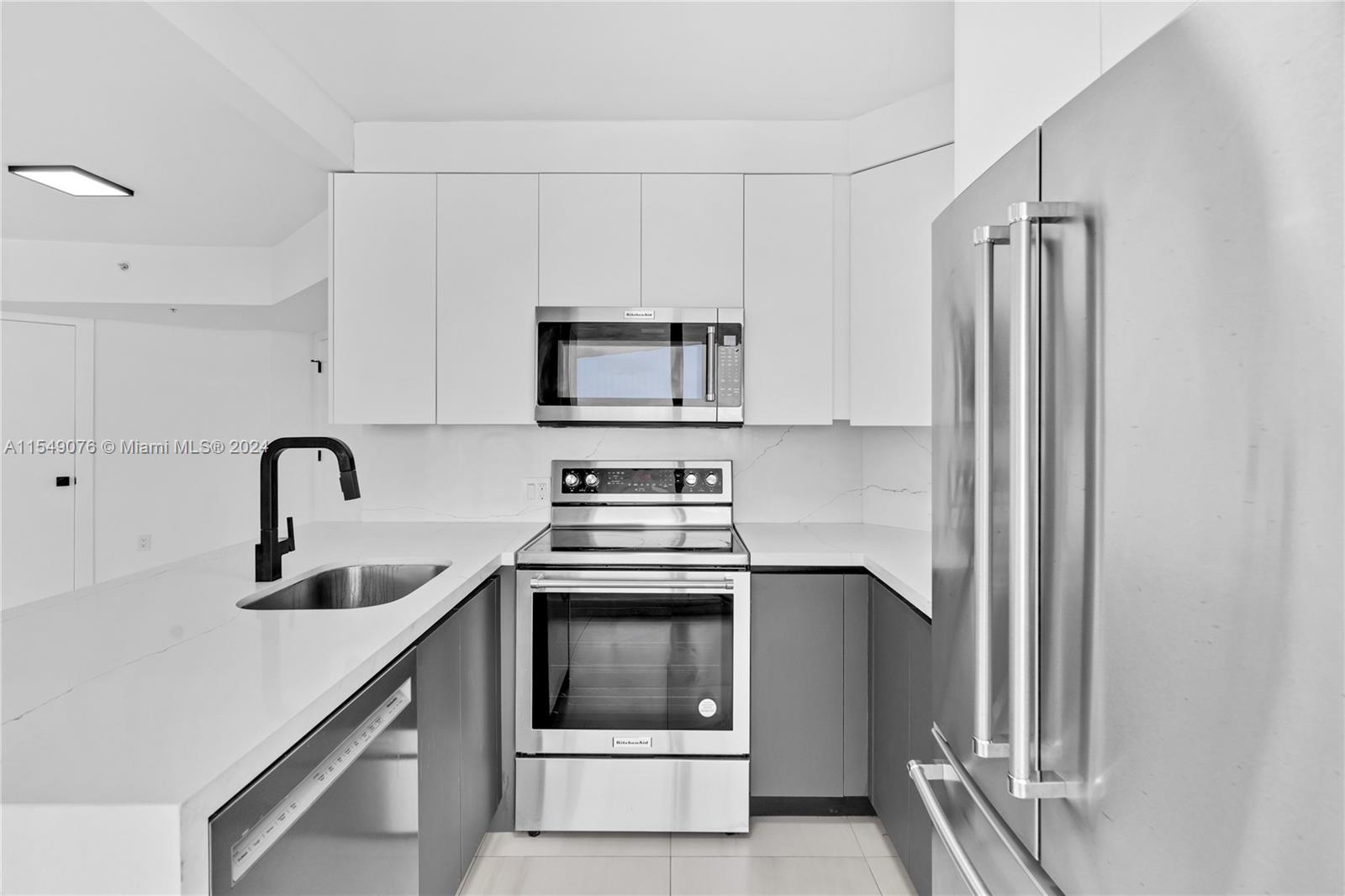 6301 Collins Ave 1108, Miami Beach, Florida 33141, 2 Bedrooms Bedrooms, ,2 BathroomsBathrooms,Residential,For Sale,6301 Collins Ave 1108,A11549076