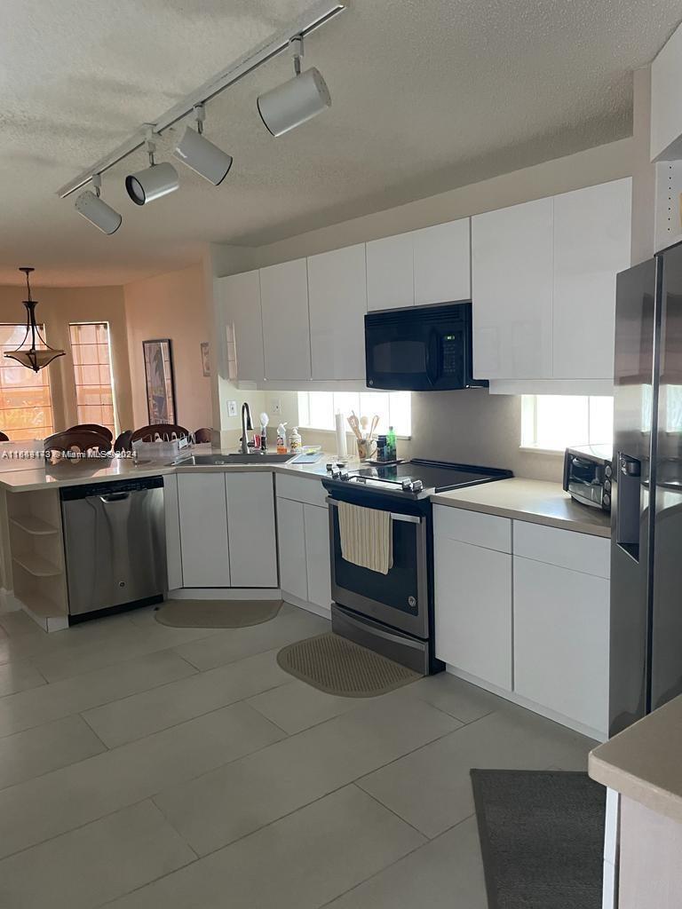 1095 Weeping Willow Way, Hollywood, FL, 33019 United States, 4 Bedrooms Bedrooms, ,2 BathroomsBathrooms,Residential,For Sale,Weeping Willow Way,A11549173