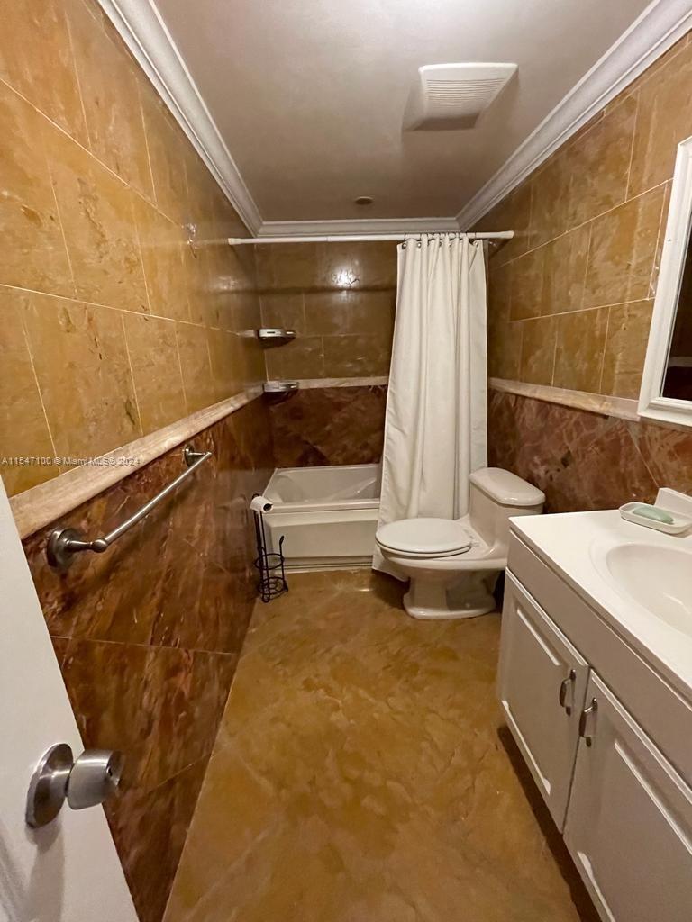 5601 Collins Ave 1612A, Miami Beach, Florida 33140, 2 Bedrooms Bedrooms, ,2 BathroomsBathrooms,Residential,For Sale,5601 Collins Ave 1612A,A11547100