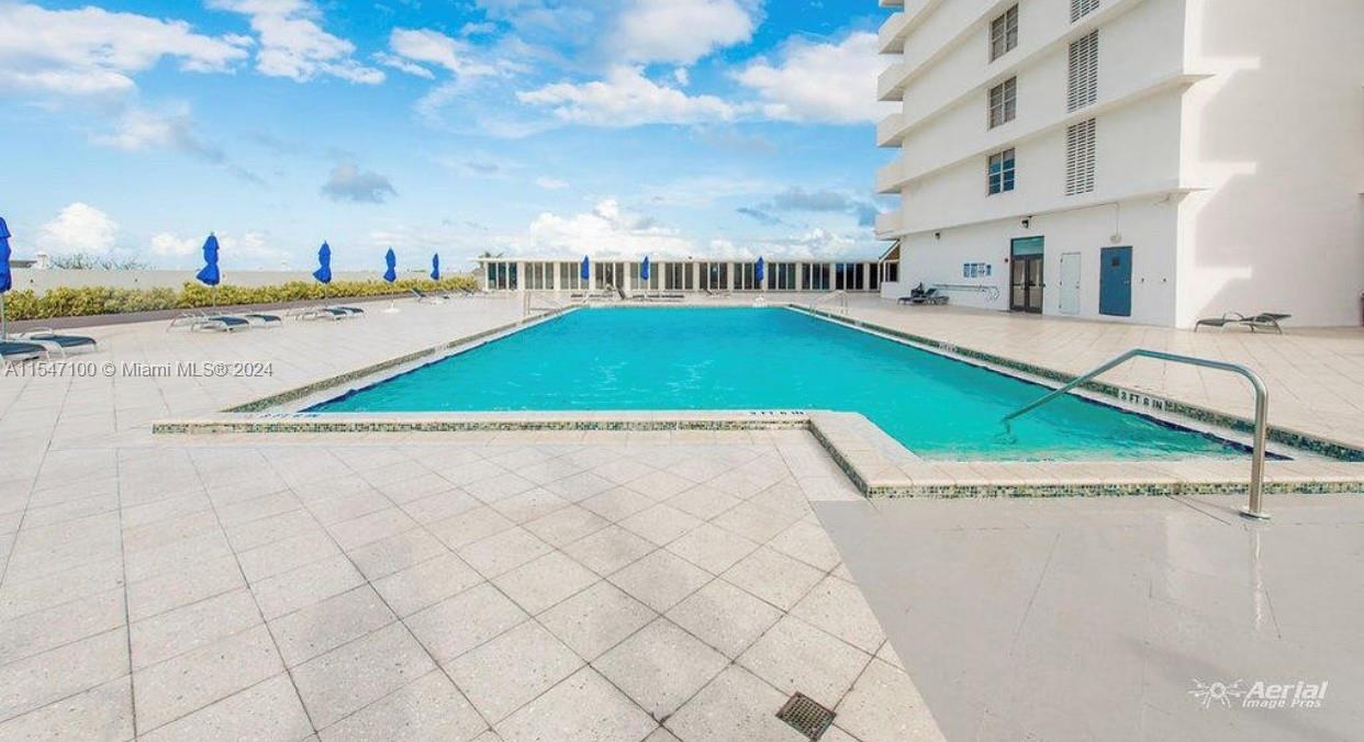 5601 Collins Ave 1612A, Miami Beach, Florida 33140, 2 Bedrooms Bedrooms, ,2 BathroomsBathrooms,Residential,For Sale,5601 Collins Ave 1612A,A11547100