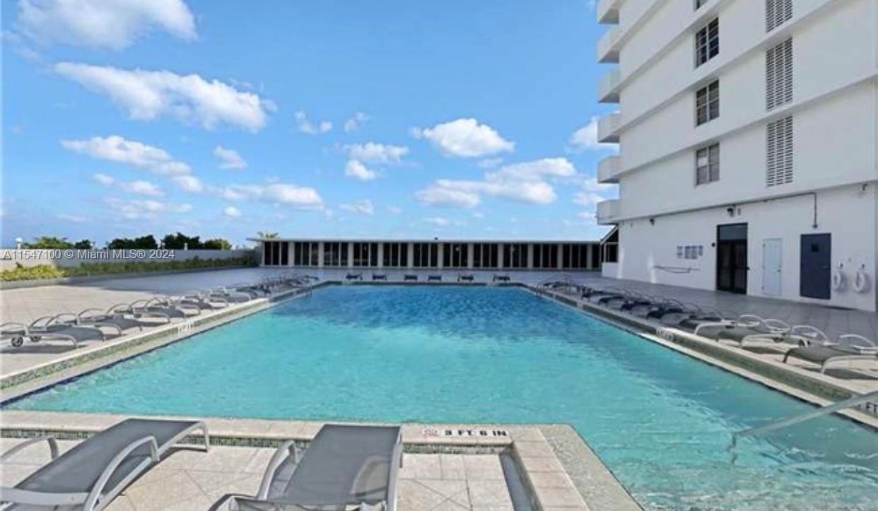 5601 Collins Ave 1612A, Miami Beach, Florida 33140, 2 Bedrooms Bedrooms, ,2 BathroomsBathrooms,Residential,For Sale,5601 Collins Ave 1612A,A11547100