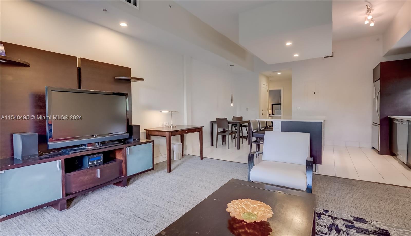 5300 NW 87th Ave 1509, Doral, Florida 33178, 1 Bedroom Bedrooms, ,2 BathroomsBathrooms,Residential,For Sale,5300 NW 87th Ave 1509,A11548495