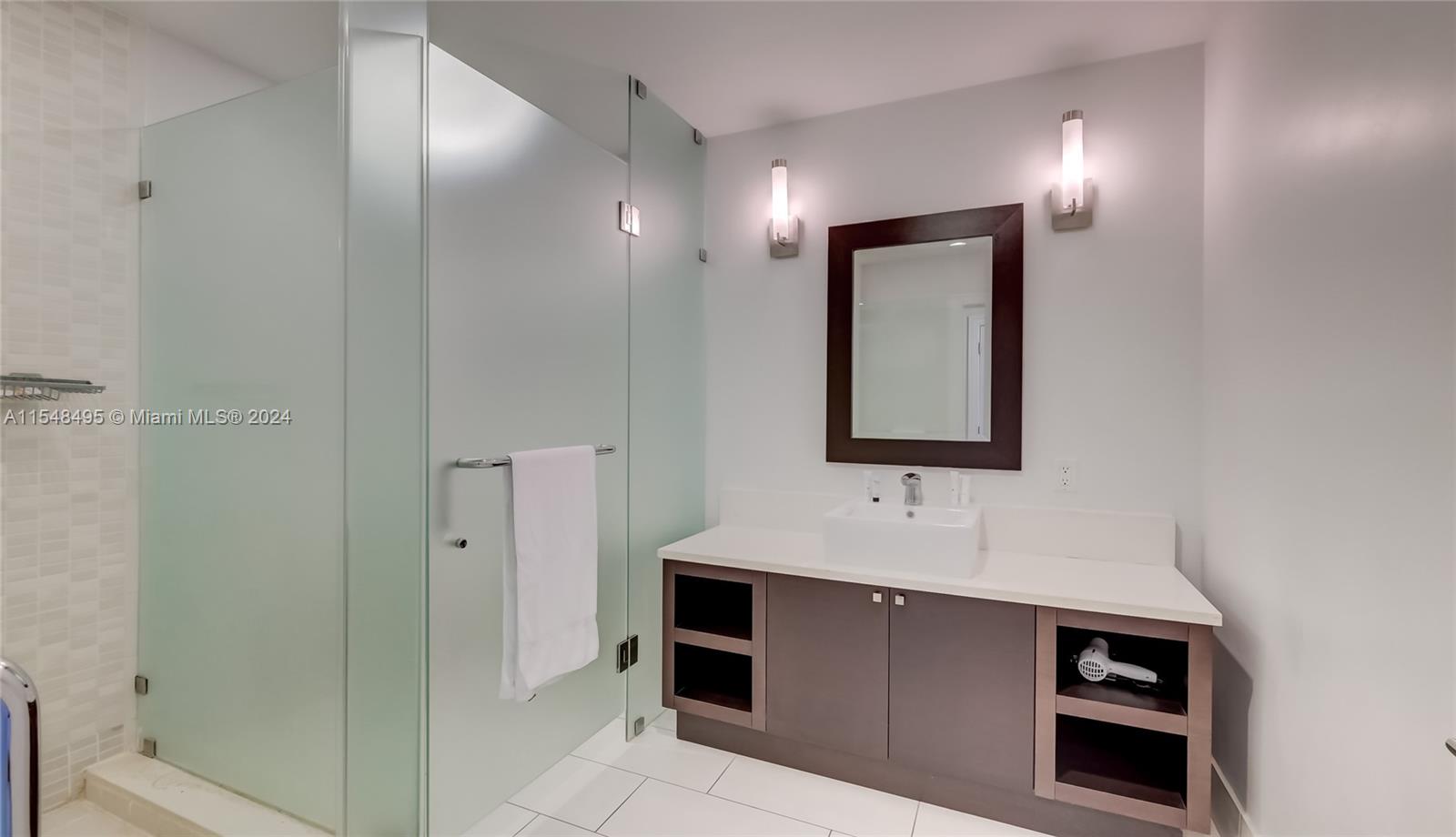 5300 NW 87th Ave 1509, Doral, Florida 33178, 1 Bedroom Bedrooms, ,2 BathroomsBathrooms,Residential,For Sale,5300 NW 87th Ave 1509,A11548495