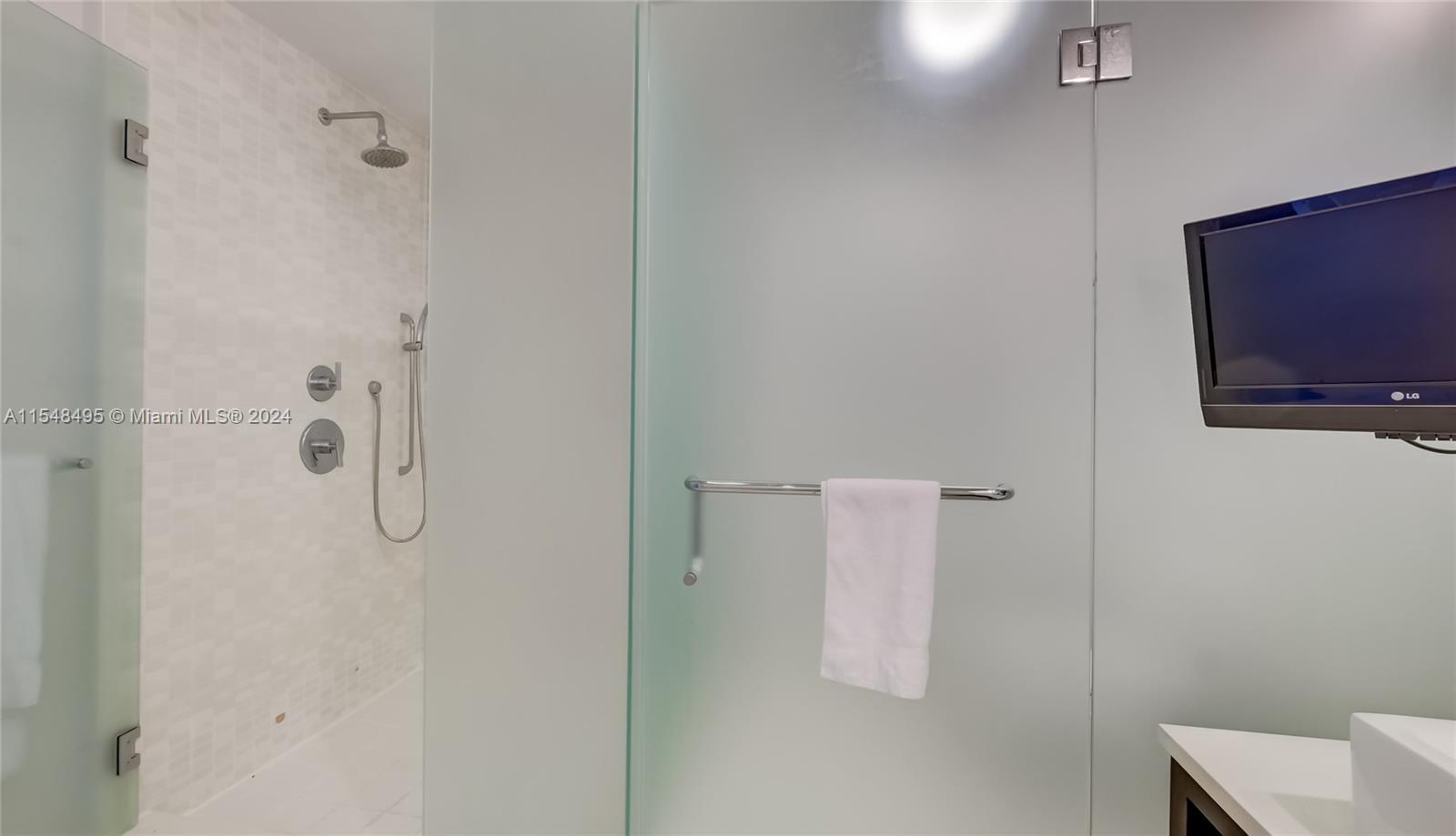 5300 NW 87th Ave 1509, Doral, Florida 33178, 1 Bedroom Bedrooms, ,2 BathroomsBathrooms,Residential,For Sale,5300 NW 87th Ave 1509,A11548495