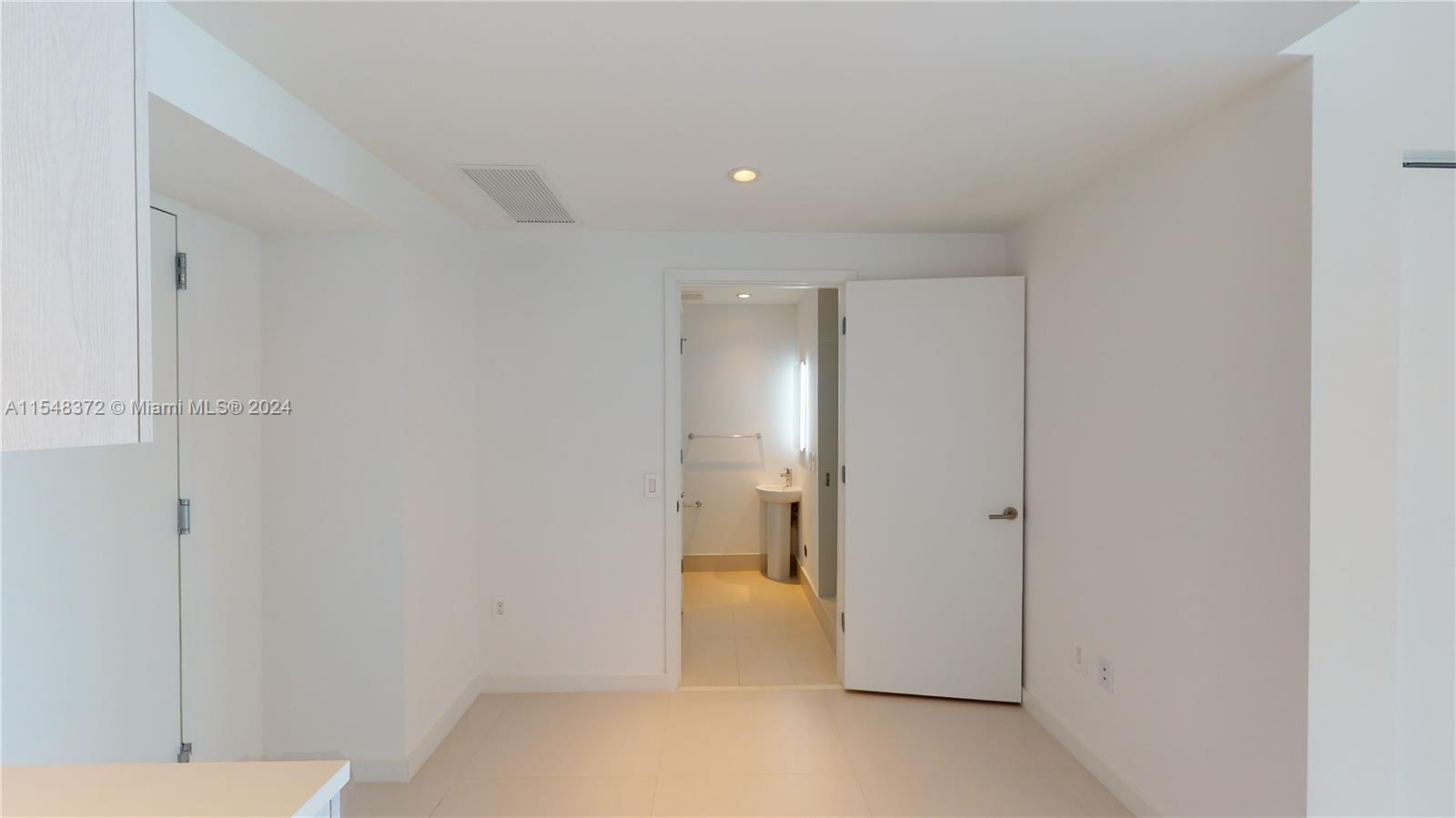 501 NE 31st St 3702, Miami, Florida 33137, 1 Bedroom Bedrooms, ,1 BathroomBathrooms,Residential,For Sale,501 NE 31st St 3702,A11548372