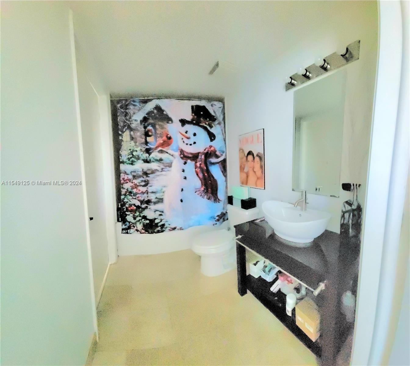 350 Miami Ave, Miami, FL, 33130 United States, 2 Bedrooms Bedrooms, ,2 BathroomsBathrooms,Residential,For Sale,Miami Ave,A11549125