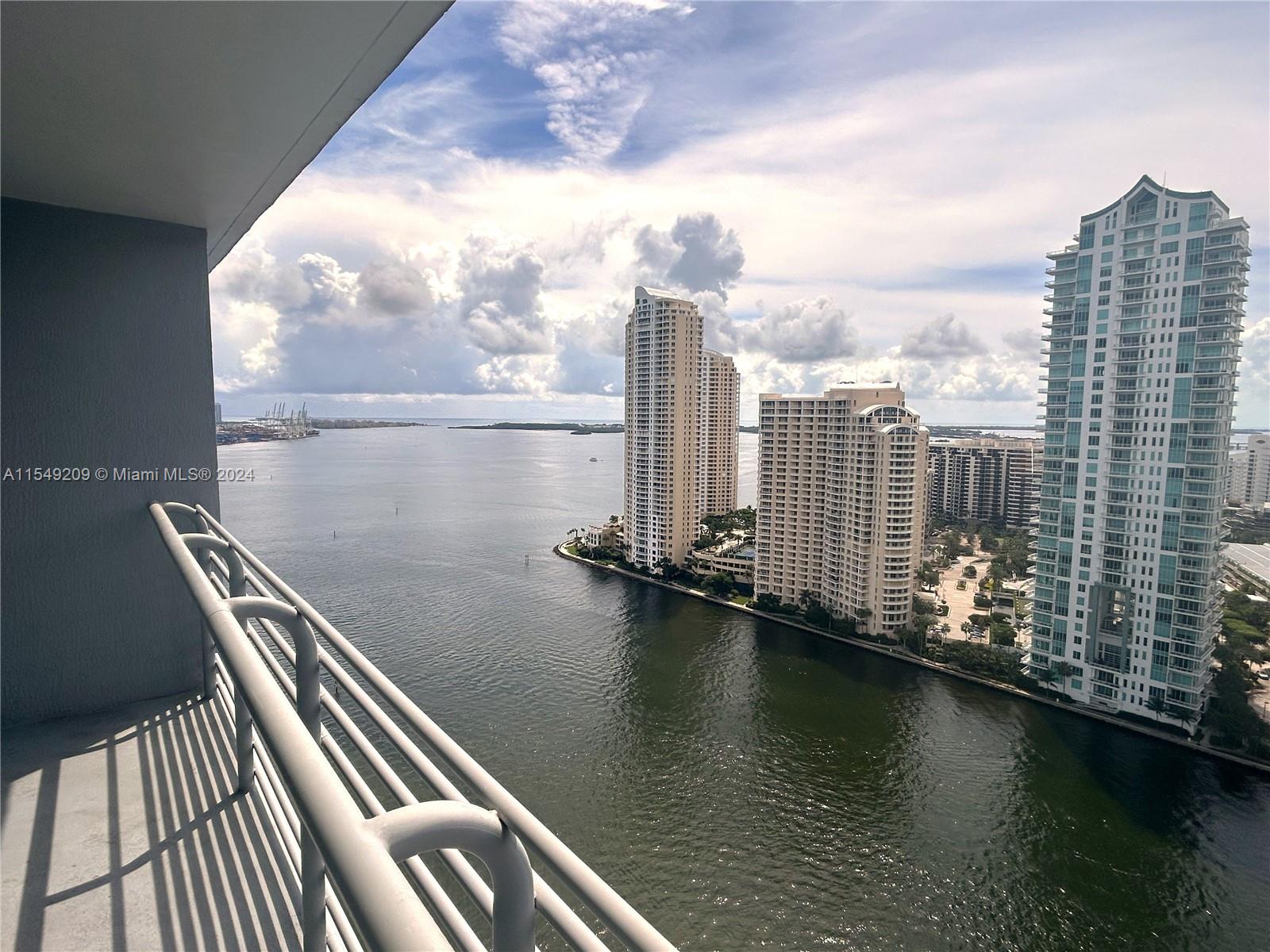 325 Biscayne Blvd, Miami, FL, 33131 United States, 1 Bedroom Bedrooms, ,1 BathroomBathrooms,Residential,For Sale,Biscayne Blvd,A11549209