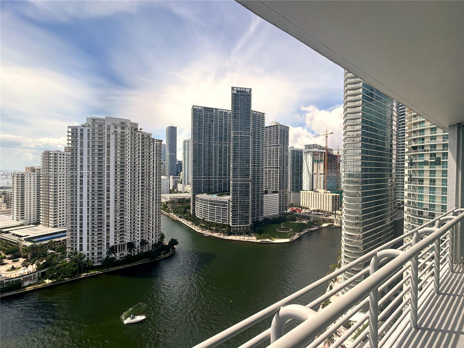 325 Biscayne Blvd, Miami, FL, 33131 United States, 1 Bedroom Bedrooms, ,1 BathroomBathrooms,Residential,For Sale,Biscayne Blvd,A11549209