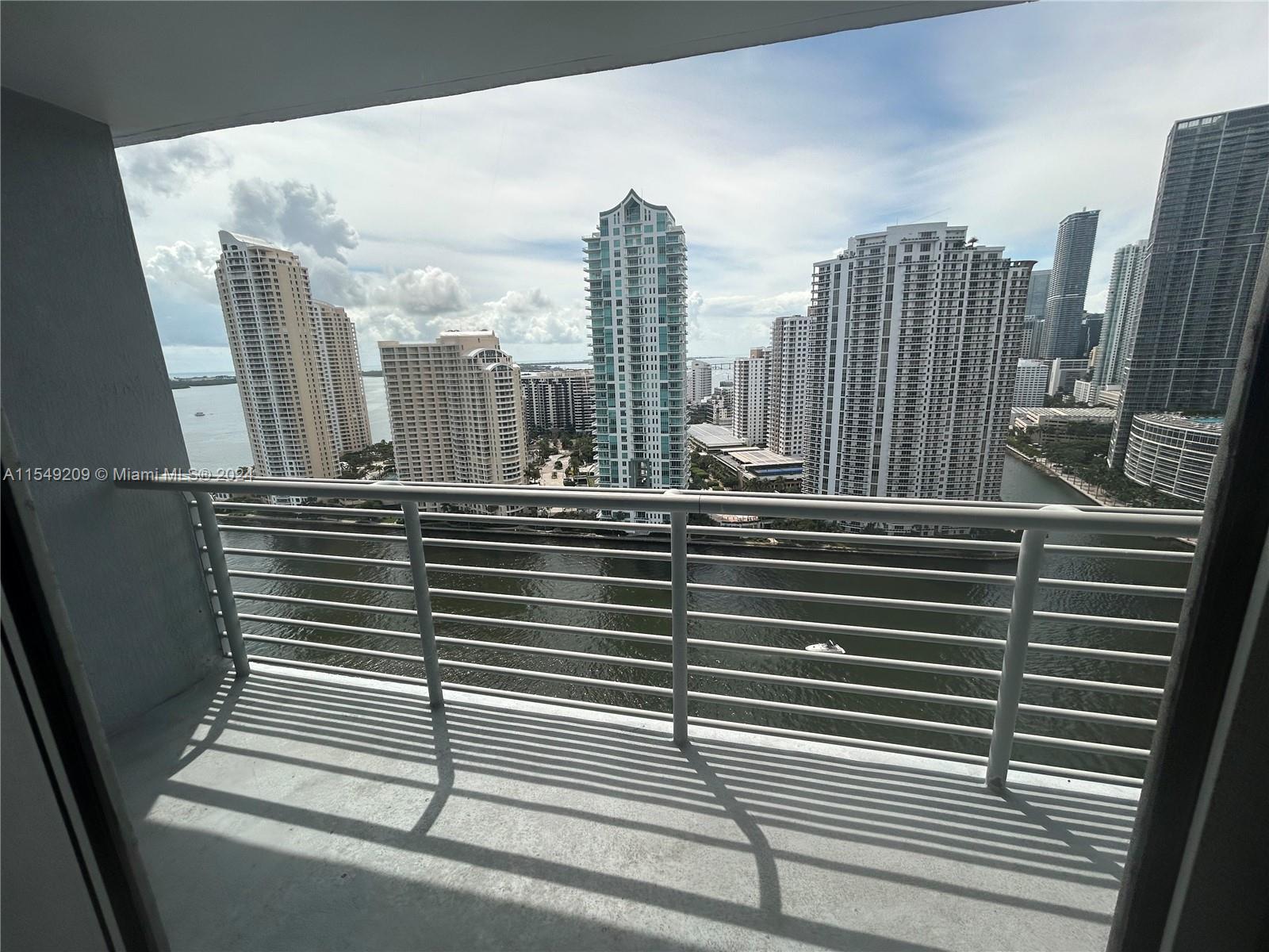 325 Biscayne Blvd, Miami, FL, 33131 United States, 1 Bedroom Bedrooms, ,1 BathroomBathrooms,Residential,For Sale,Biscayne Blvd,A11549209