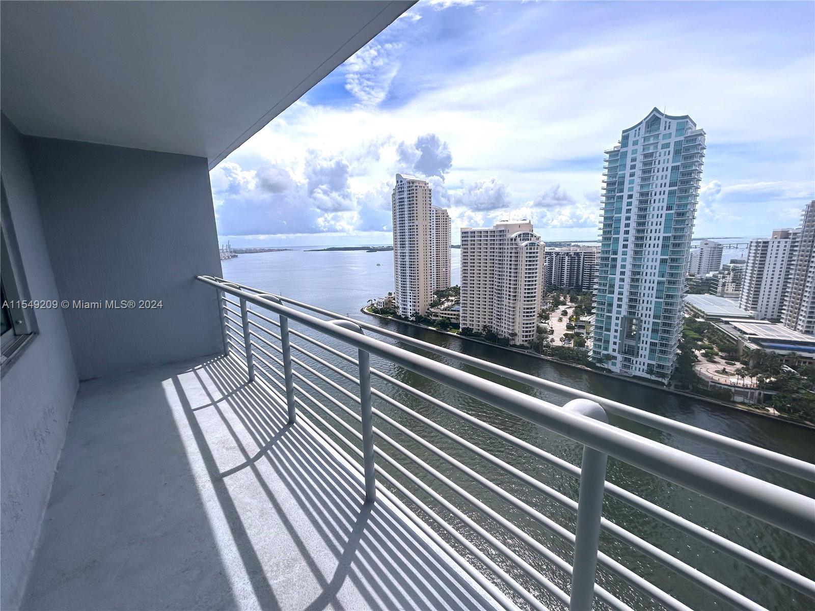 325 Biscayne Blvd, Miami, FL, 33131 United States, 1 Bedroom Bedrooms, ,1 BathroomBathrooms,Residential,For Sale,Biscayne Blvd,A11549209