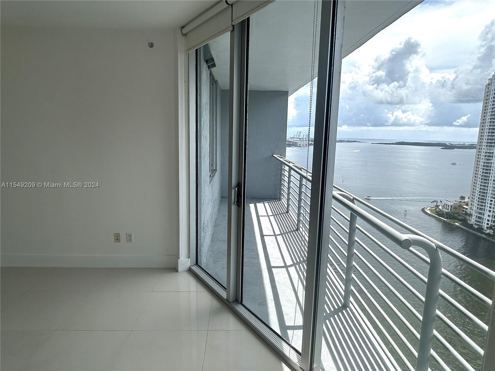 325 Biscayne Blvd, Miami, FL, 33131 United States, 1 Bedroom Bedrooms, ,1 BathroomBathrooms,Residential,For Sale,Biscayne Blvd,A11549209