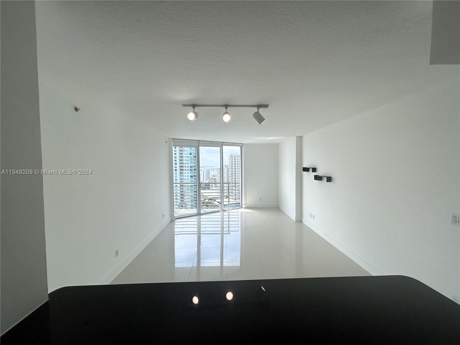 325 Biscayne Blvd, Miami, FL, 33131 United States, 1 Bedroom Bedrooms, ,1 BathroomBathrooms,Residential,For Sale,Biscayne Blvd,A11549209