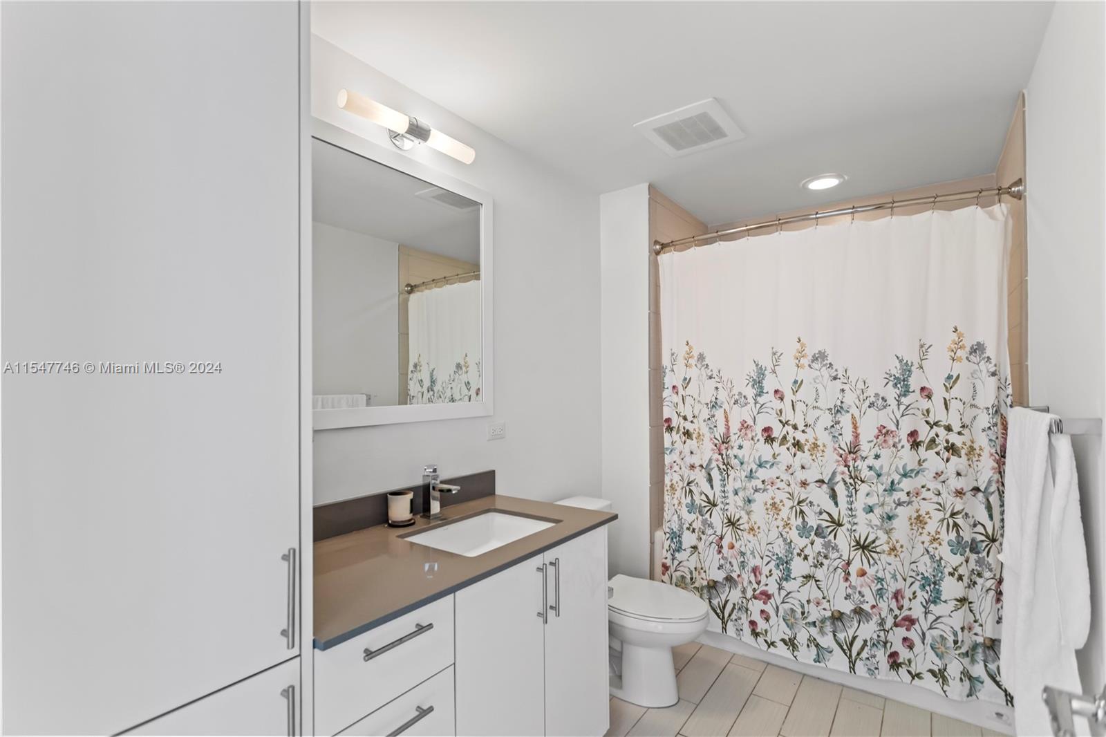 999 SW 1st Ave 2214, Miami, Florida 33130, 2 Bedrooms Bedrooms, ,2 BathroomsBathrooms,Residential,For Sale,999 SW 1st Ave 2214,A11547746