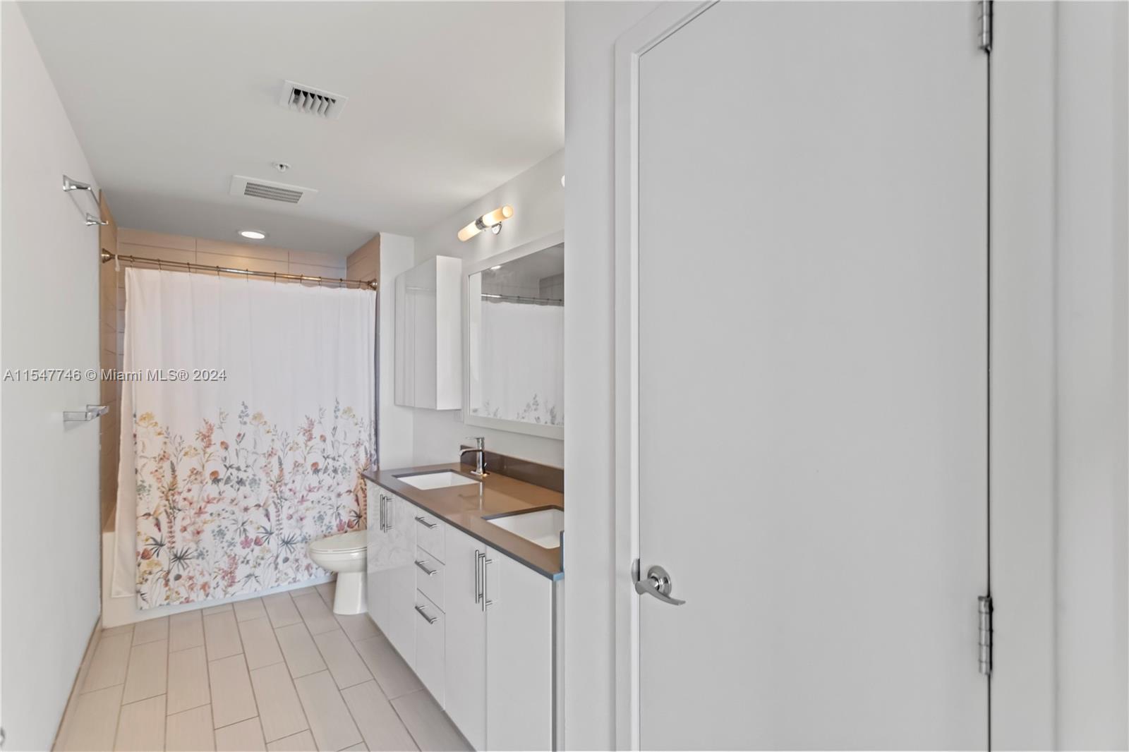 999 SW 1st Ave 2214, Miami, Florida 33130, 2 Bedrooms Bedrooms, ,2 BathroomsBathrooms,Residential,For Sale,999 SW 1st Ave 2214,A11547746