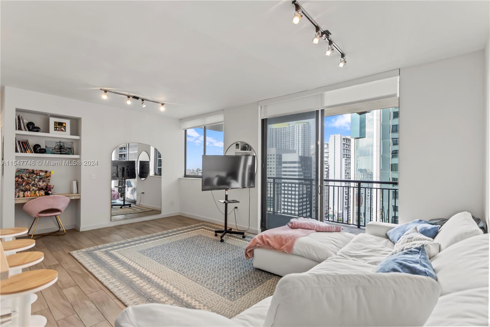 999 SW 1st Ave 2214, Miami, Florida 33130, 2 Bedrooms Bedrooms, ,2 BathroomsBathrooms,Residential,For Sale,999 SW 1st Ave 2214,A11547746