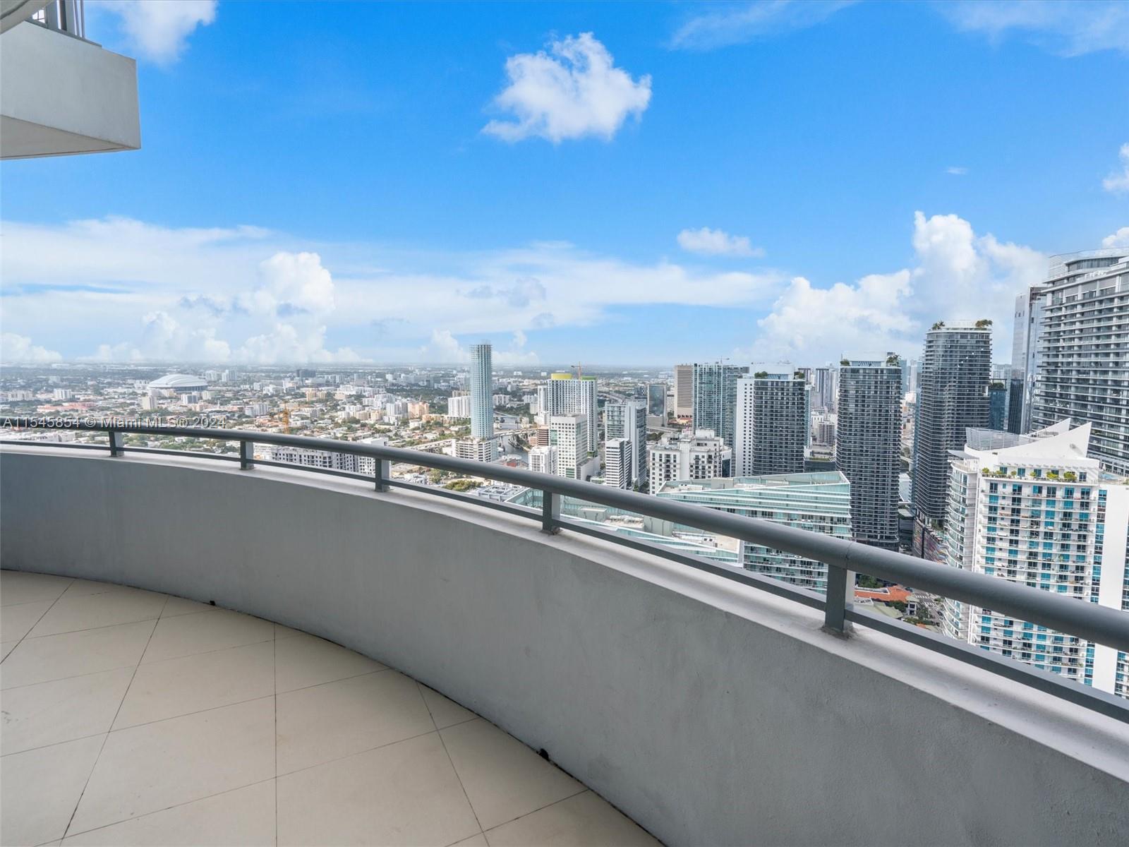 60 SW 13th St 5018, Miami, Florida 33130, 3 Bedrooms Bedrooms, ,3 BathroomsBathrooms,Residential,For Sale,60 SW 13th St 5018,A11545854